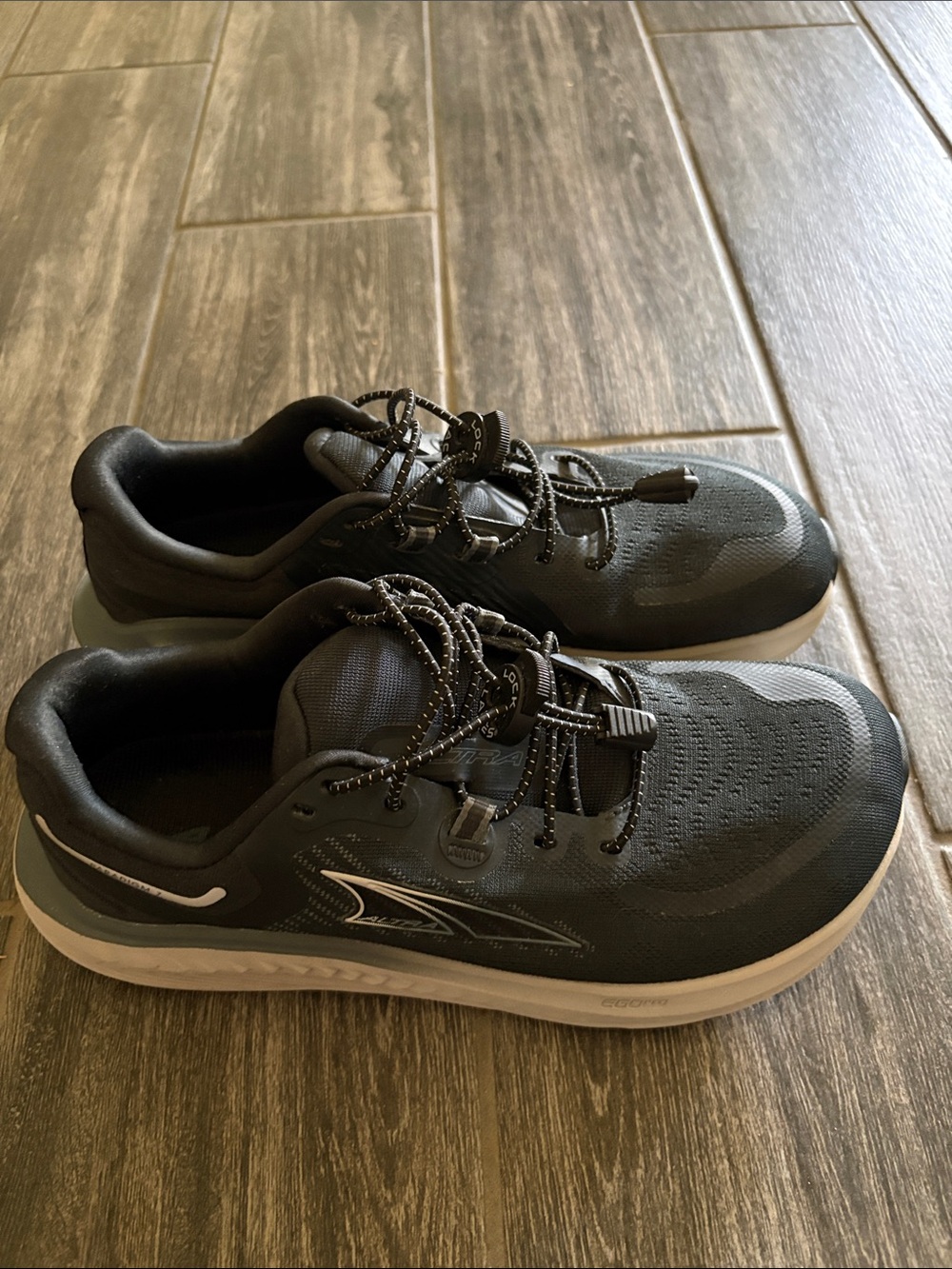 Altra- Women’s Paradigm 7- size 7.5